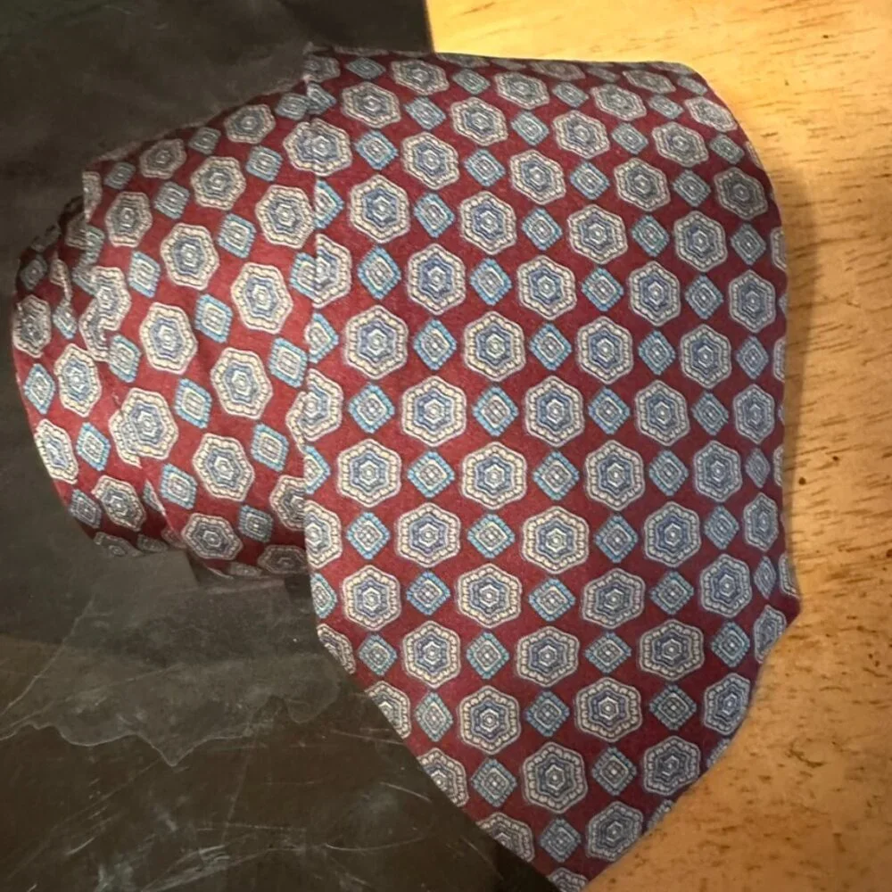 Gucci Silk Tie Medallion Mens Gift Geometric Art Necktie Luxury Blue Red Office